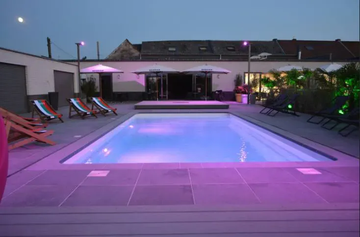 piscine-wide